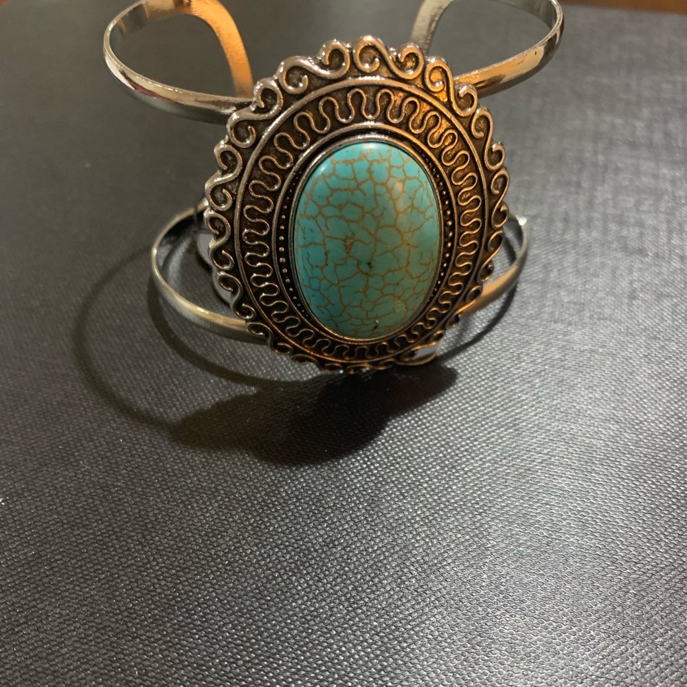 Gorgeous bracelet